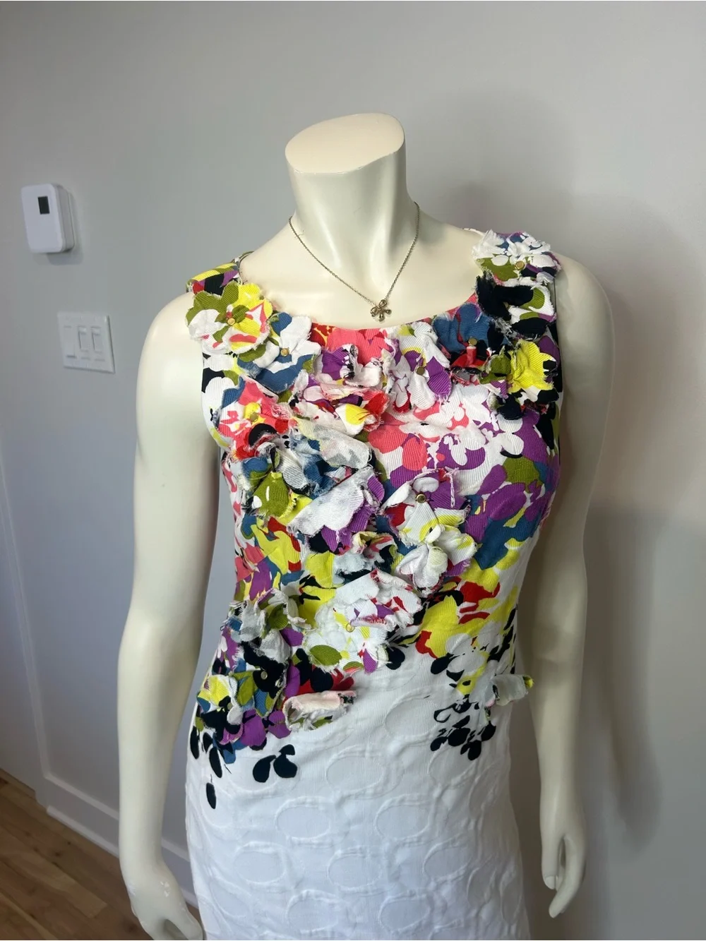 Gorgeous MUSE White Dress with Multicolor Floral Appliqué❤️4 - Picture 3 of 10